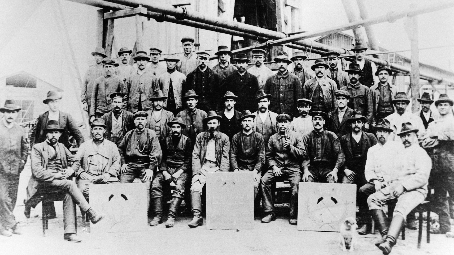 Wintershall Dea Gruppenfoto Mitarbeiter Historie