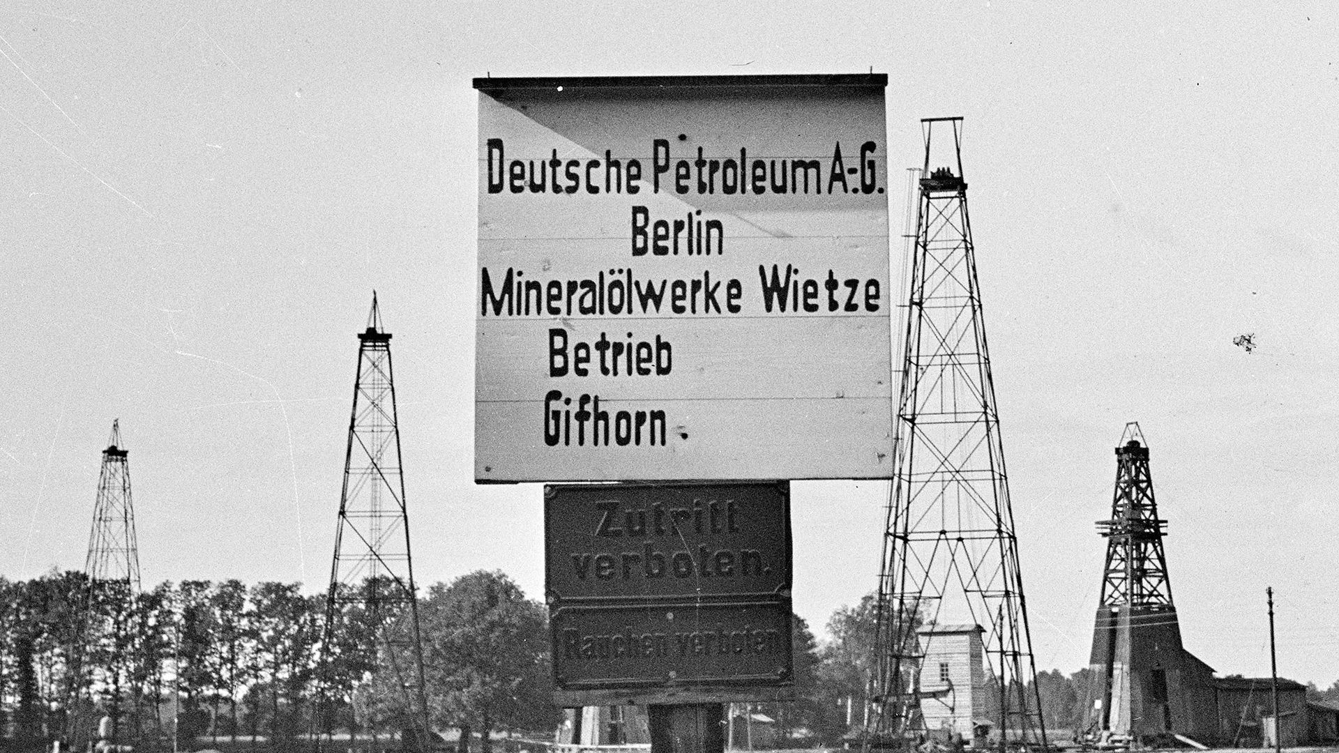 Mit finanzieller Unterstützung aus dem Reichsbohrprogramm stieß die Deutsche Petroleum AG, eine Tochterfirma der DEA, 1935 bei Gifhorn auf Erdöl.