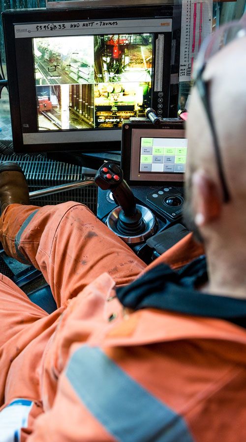 Wintershall Dea Arbeiter in Kran